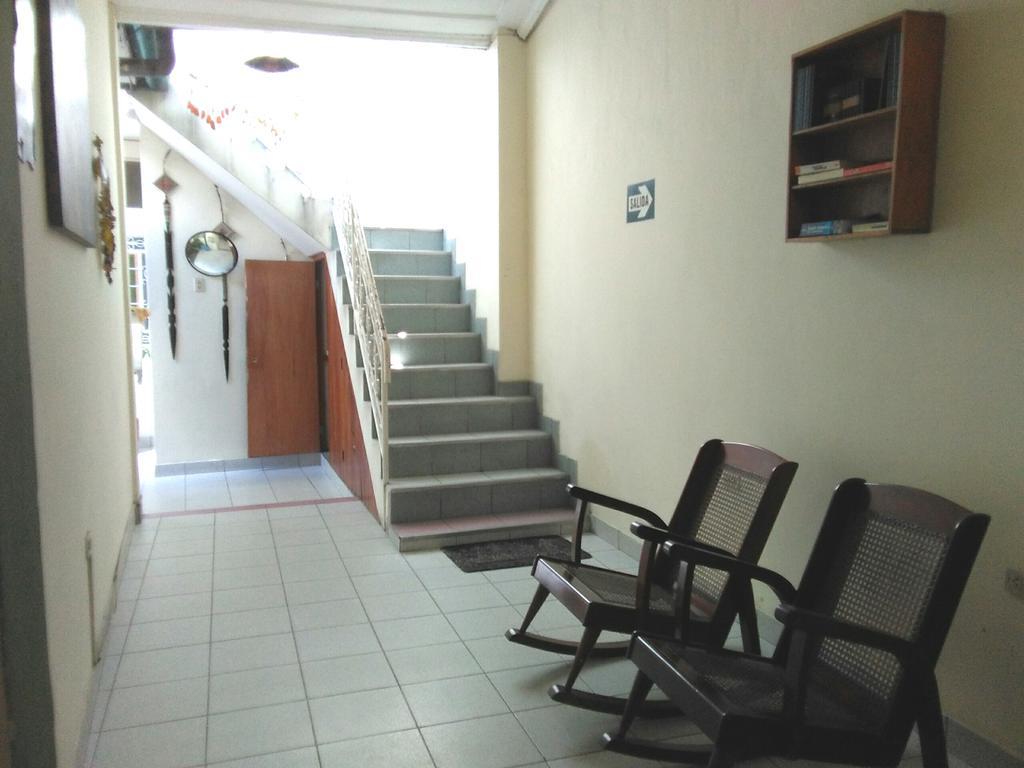 Hostal El Colibri Iquitos Exterior foto