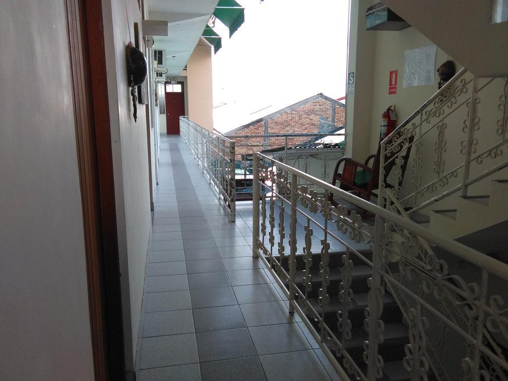 Hostal El Colibri Iquitos Exterior foto