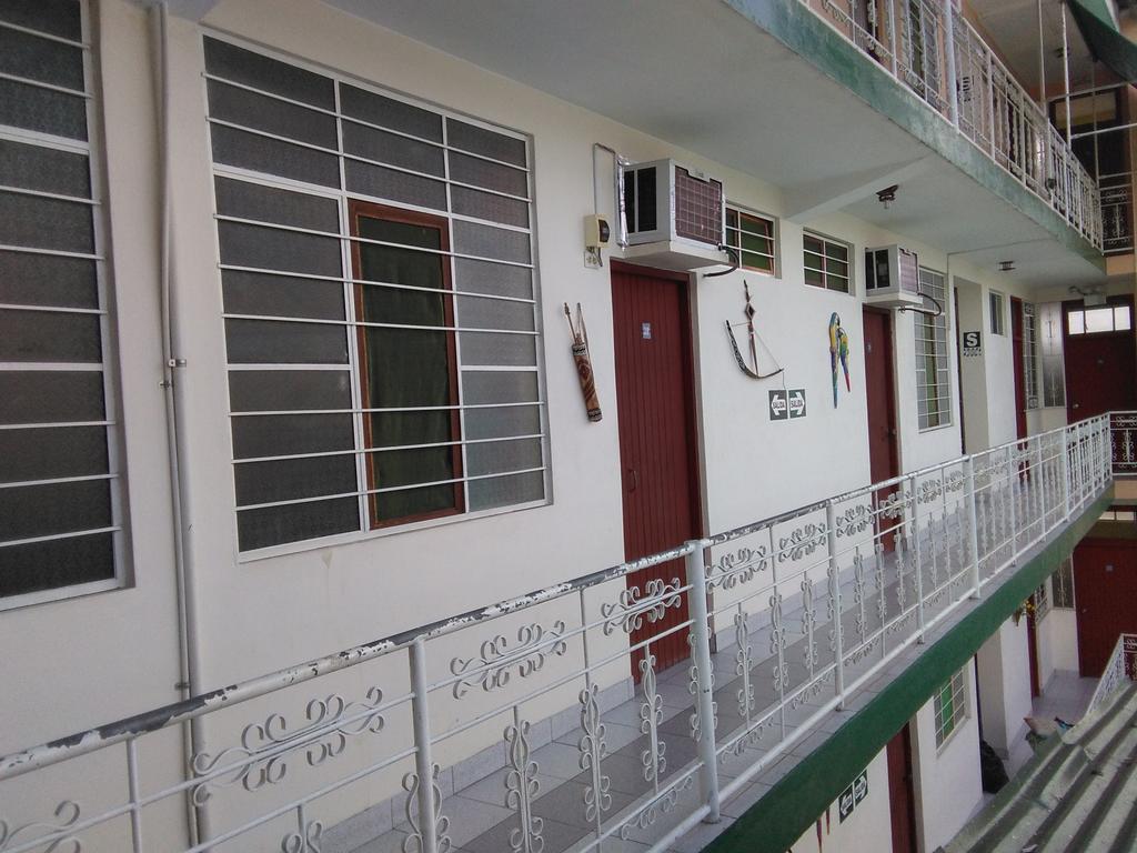 Hostal El Colibri Iquitos Exterior foto