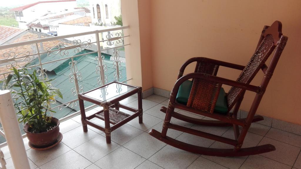 Hostal El Colibri Iquitos Exterior foto