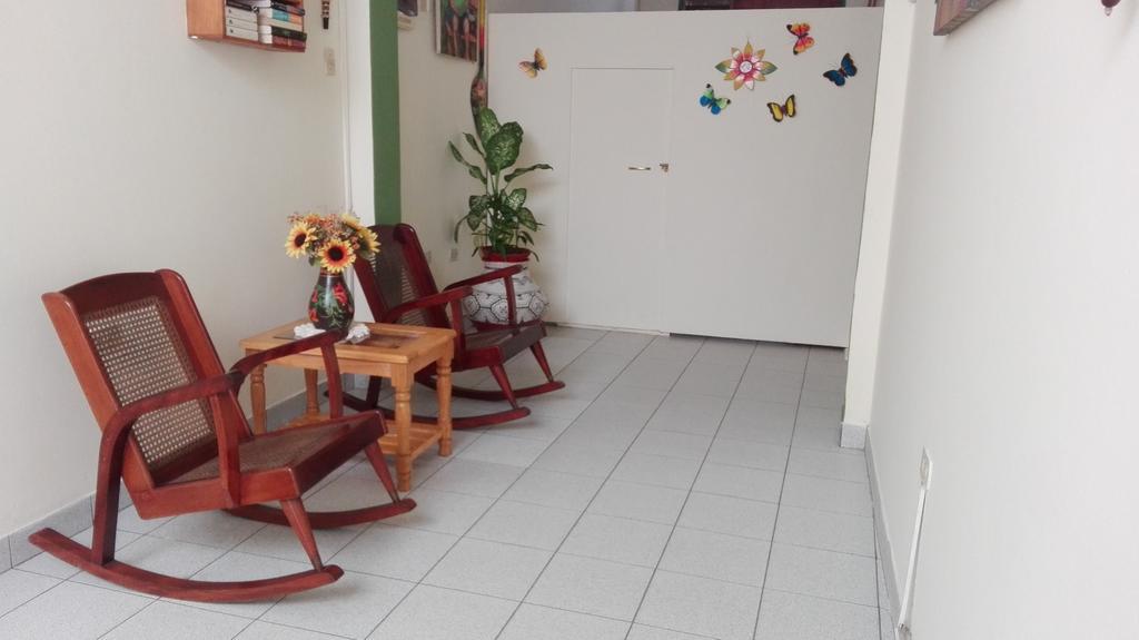 Hostal El Colibri Iquitos Exterior foto