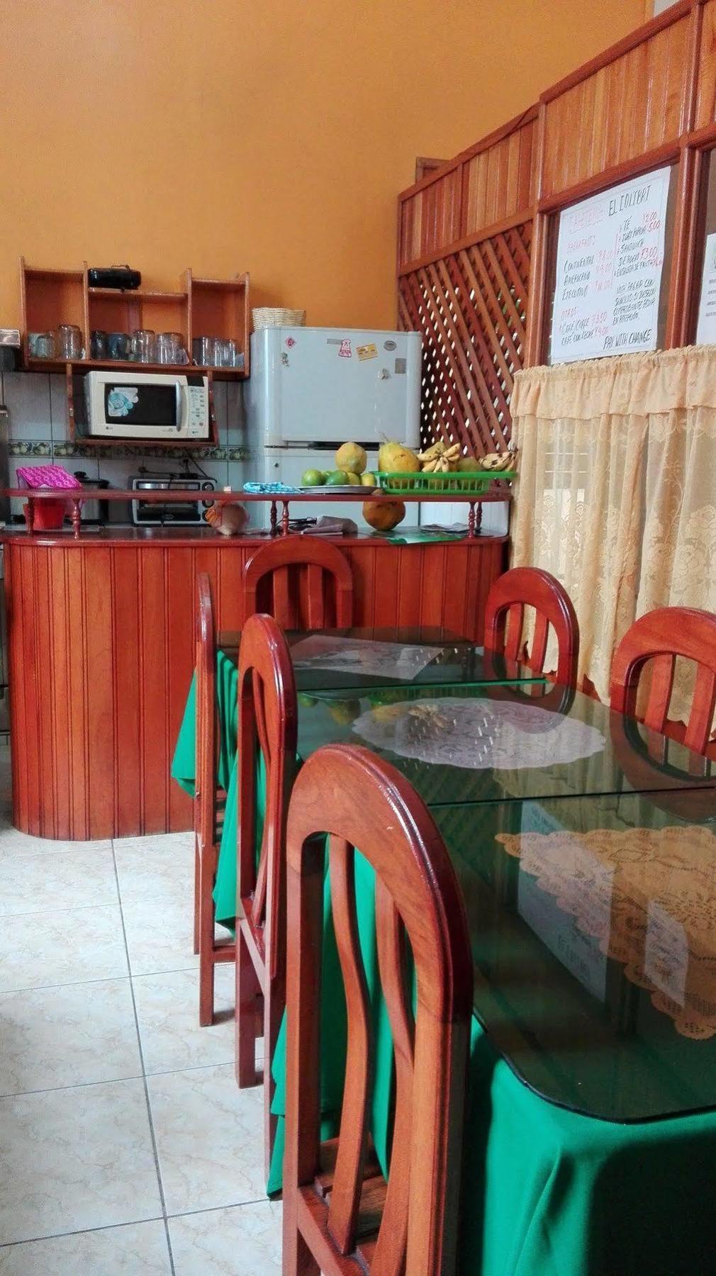 Hostal El Colibri Iquitos Exterior foto