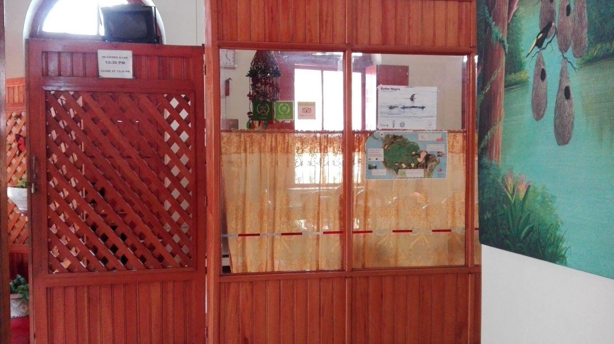 Hostal El Colibri Iquitos Exterior foto