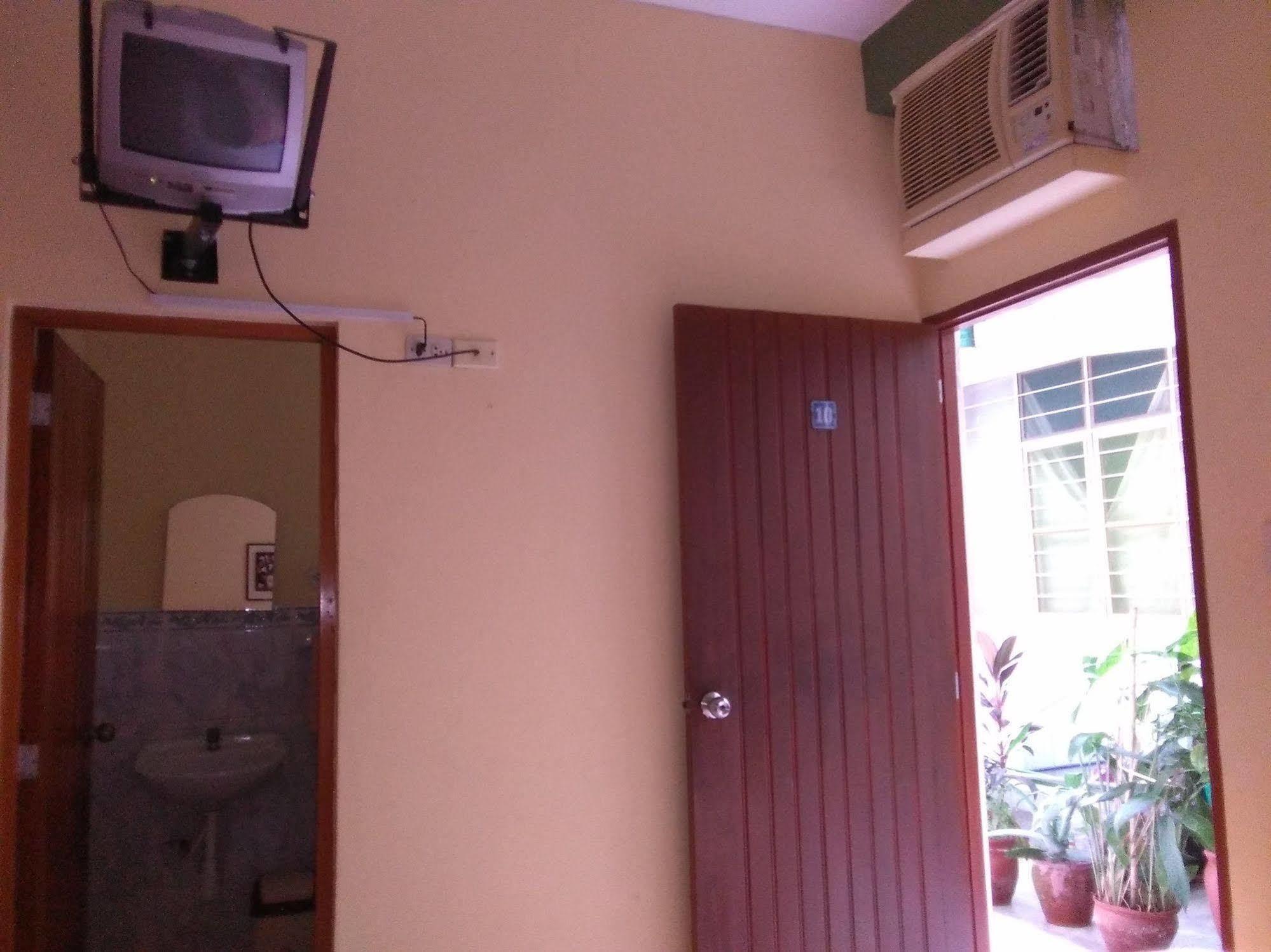 Hostal El Colibri Iquitos Exterior foto