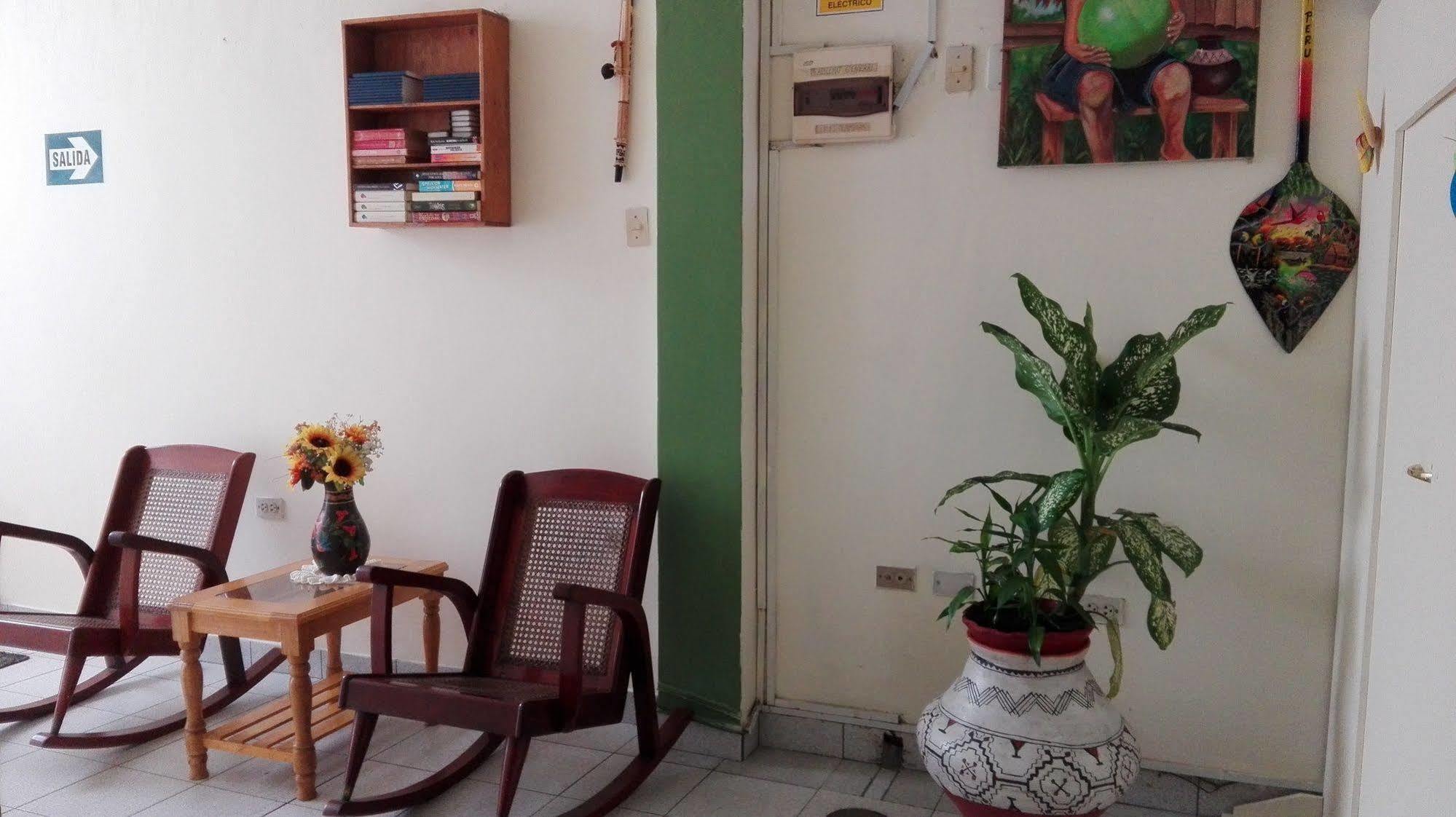 Hostal El Colibri Iquitos Exterior foto